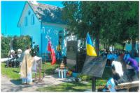 Rev. Oleg Bodnarski celebrates commemorative service honoring Pioneers at Trembowla site next to St. Michael's Ukrainian Catholic Church and Blessed Bishop Nykyta Budka monument on August 2, 2015.